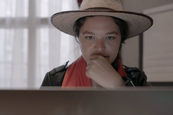 Britanny Kaiser dalam salah satu still cut The Great Hack